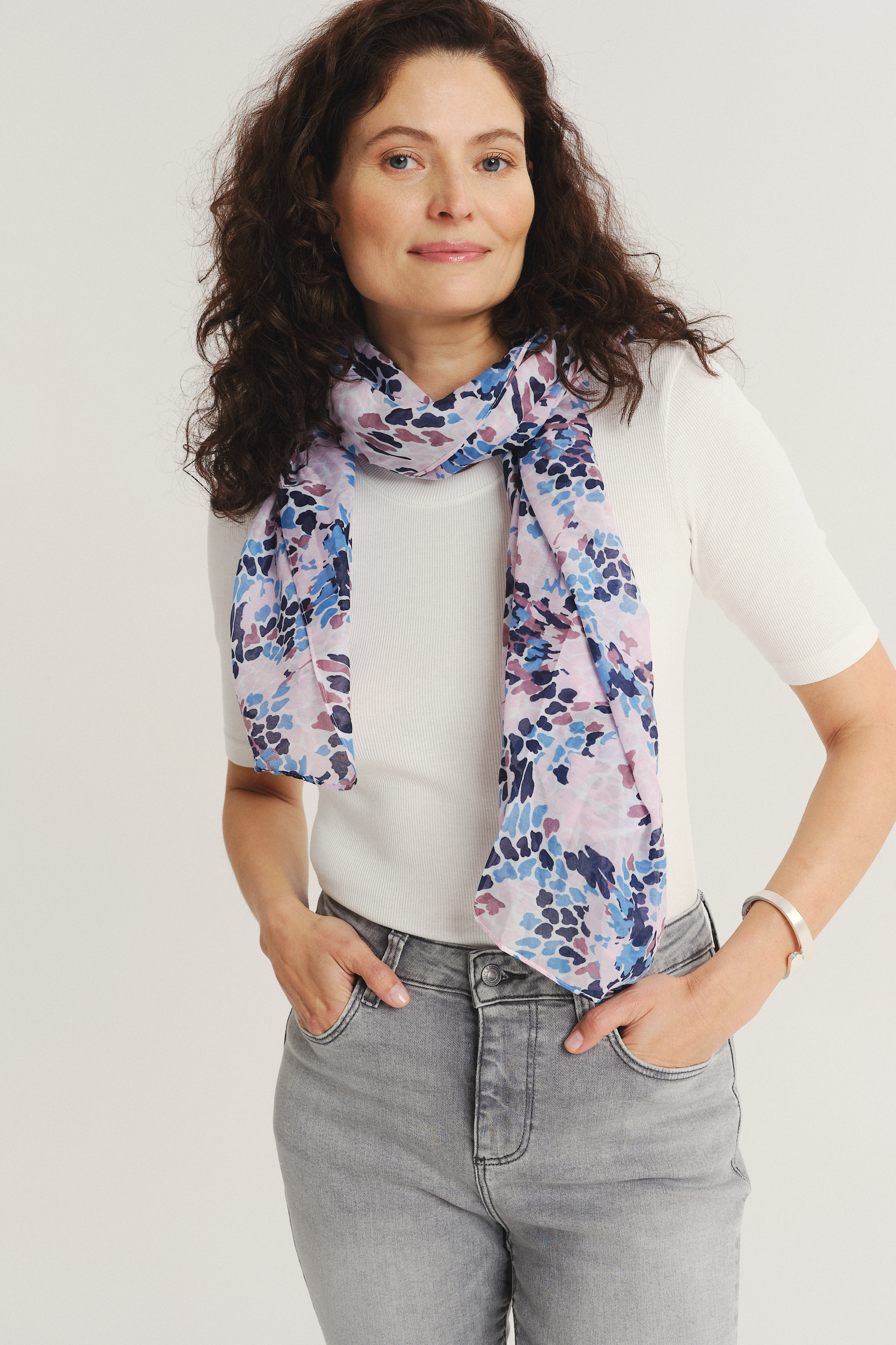 Jasnoszare spodnie jeansowe 7/8