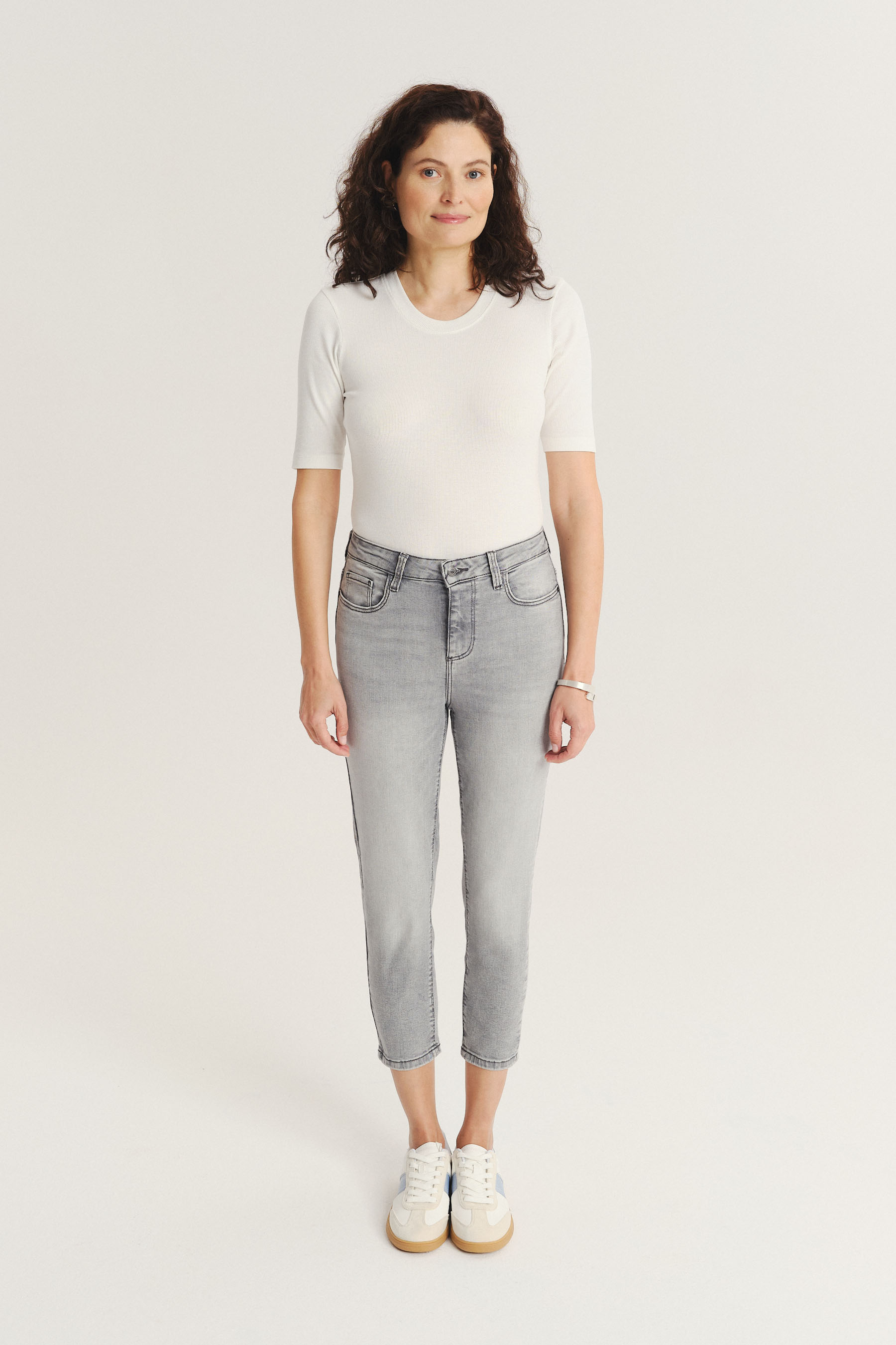 Jasnoszare spodnie jeansowe 7/8