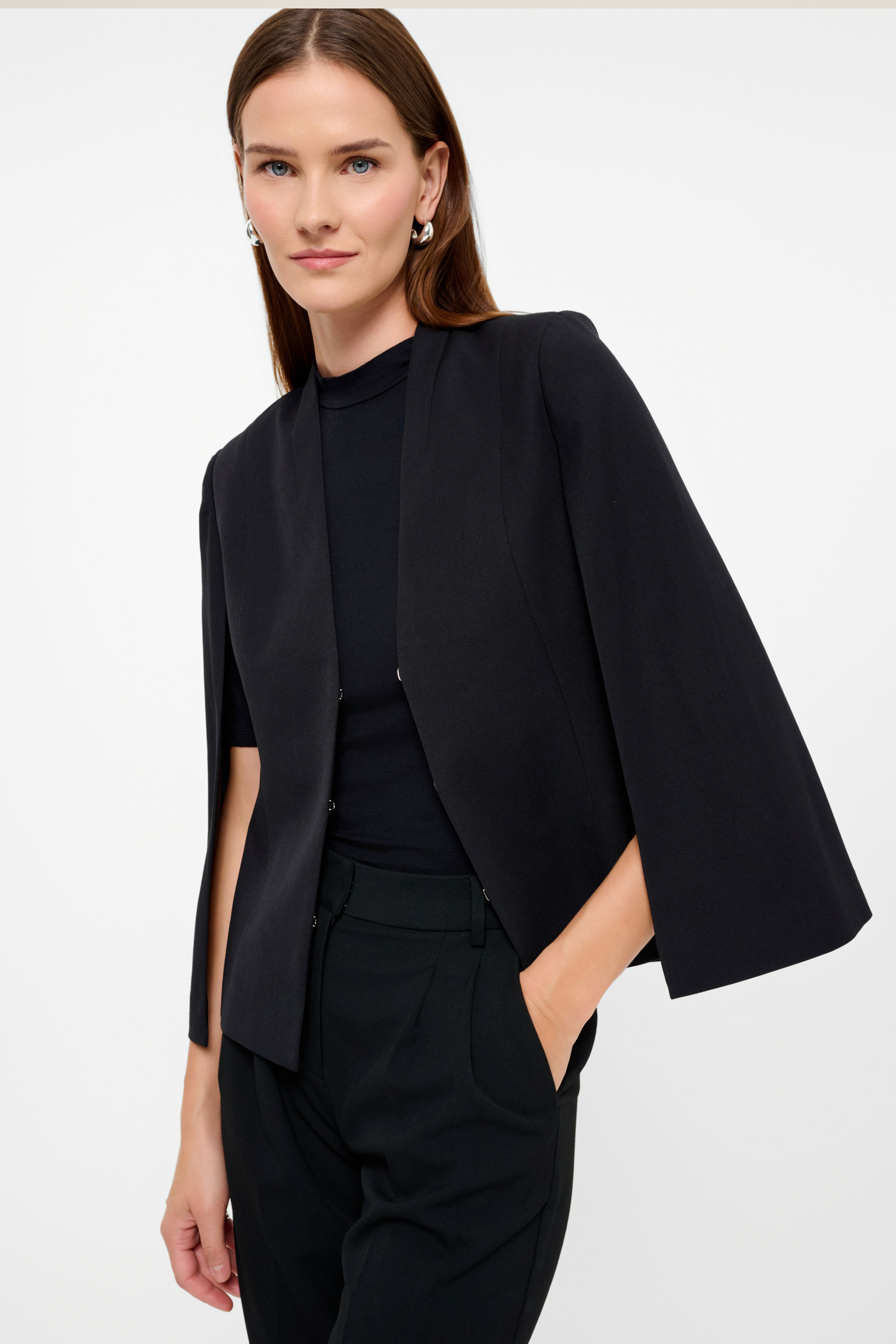 Elegancki czarny żakiet