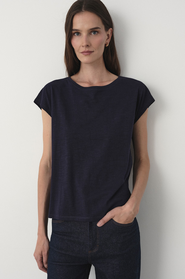 Bawełniany t-shirt w granatowym kolorze