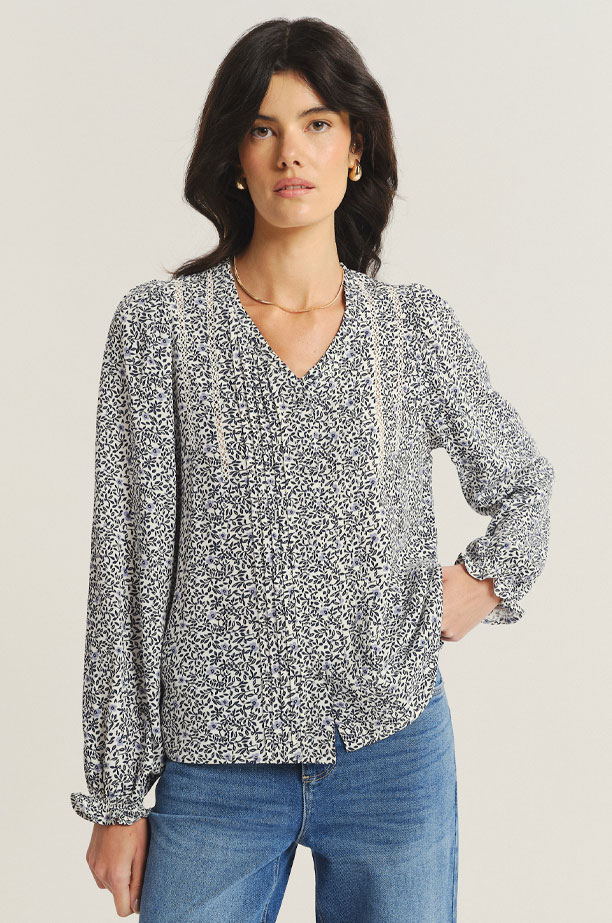 Kobieca bluzka z nadrukiem w drobne kwiaty