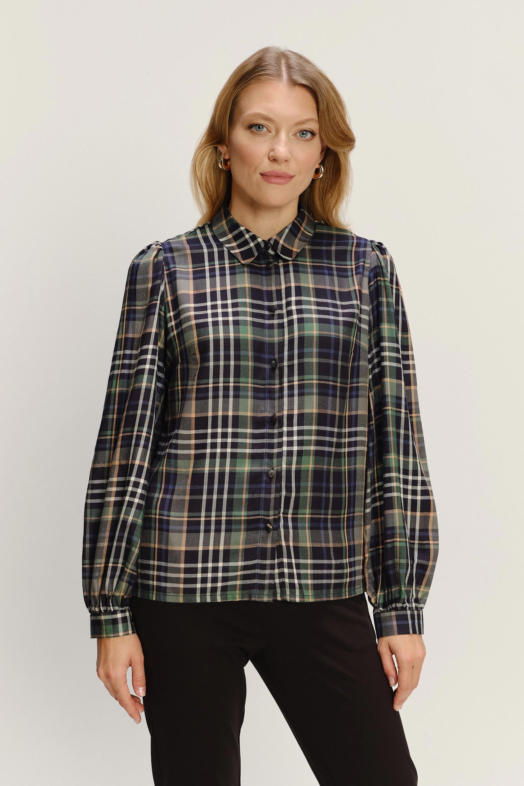 Stylowa koszula z lekko bufiastymi rękawami nadruk w kratę