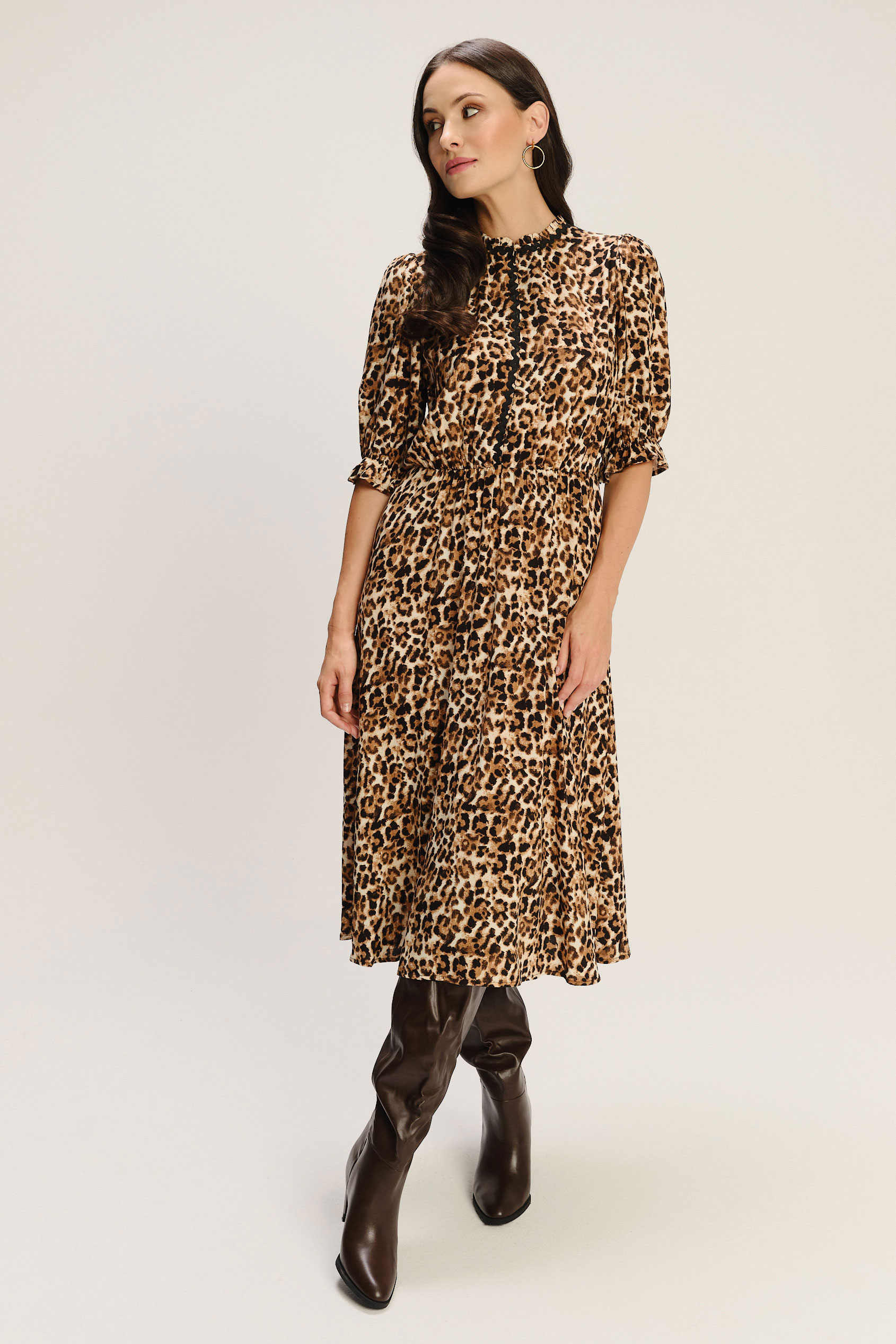Stylowa sukienka midi z rękawem do łokcia print animal