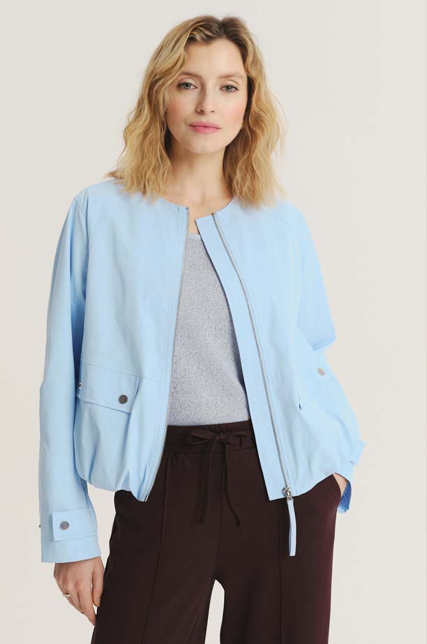 Kurtka bomberka w kolorze baby blue