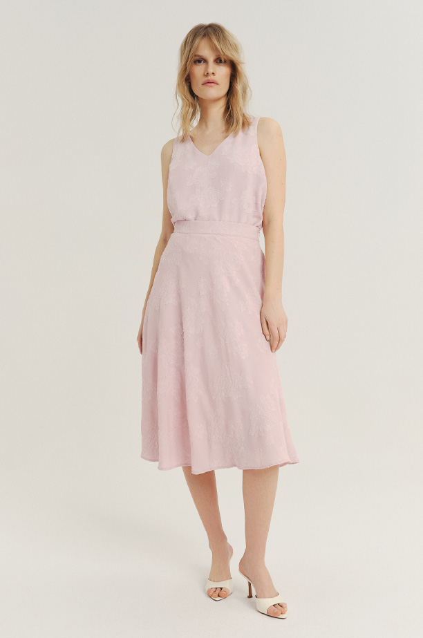 Efektowna spódnica midi w jasnoróżowym kolorze