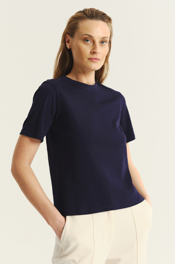 Bawełniany t-shirt w granatowym kolorze