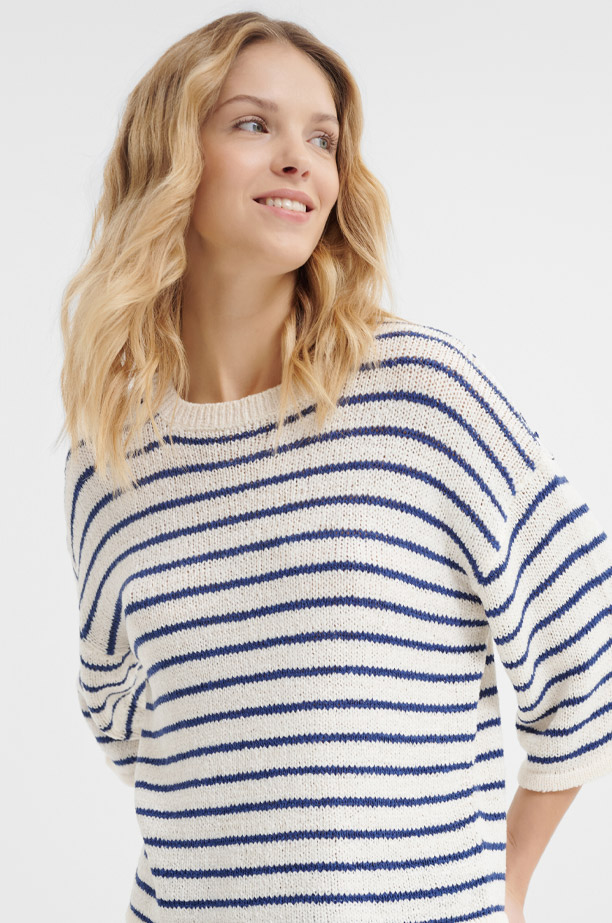 Sweter oversize w paski