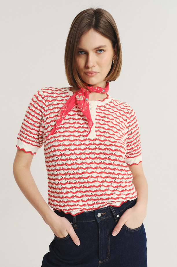 Sweterkowy top z krótkim rękawem czerwono-biały