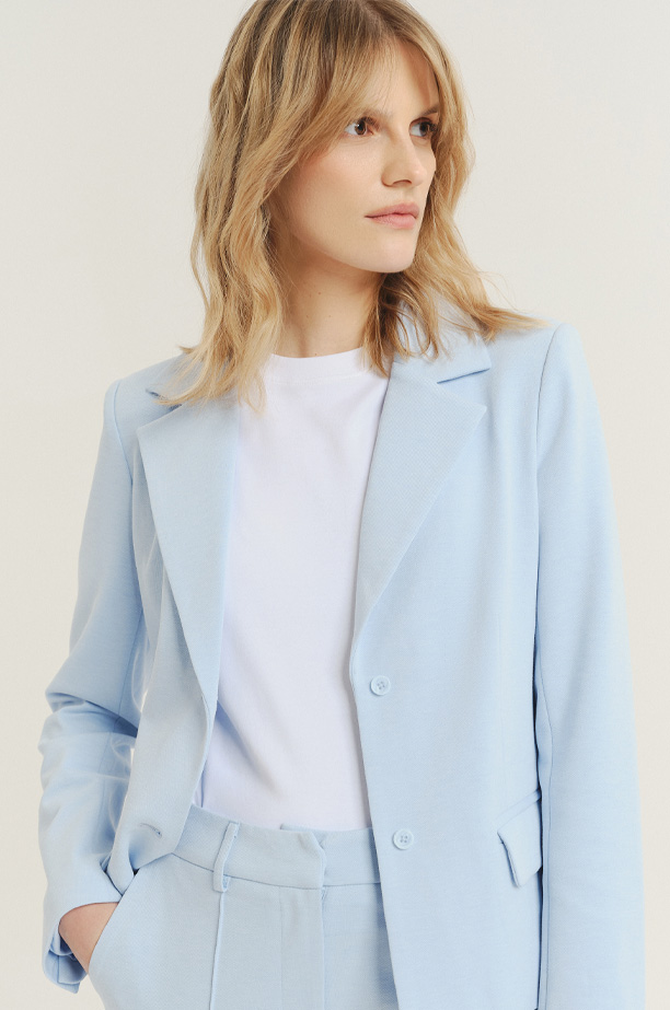 Klasyczny żakiet w kolorze baby blue