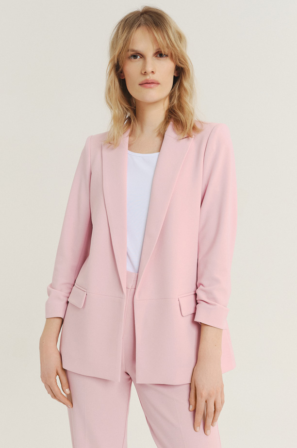 Klasyczna jasnoróżowa marynarka