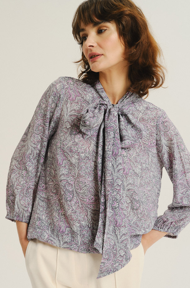 Wiskozowa bluzka z efektowną kokardą