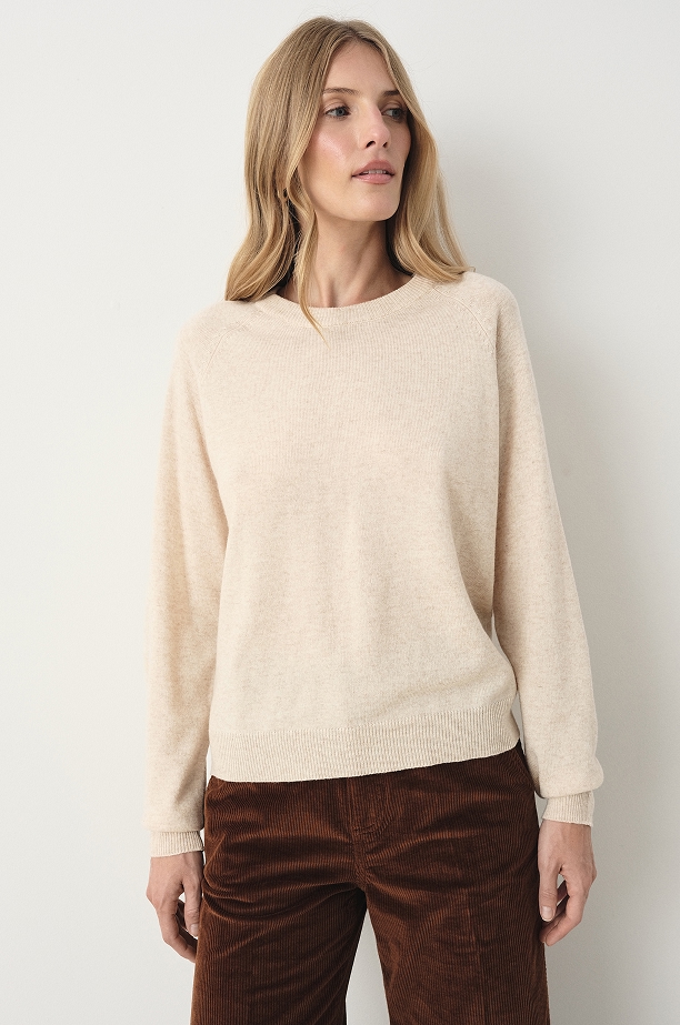 Basicowy sweter z dodatkiem wełny kremowy