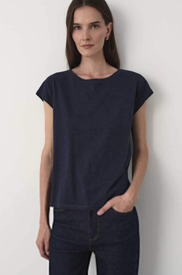 Bawełniany t-shirt w granatowym kolorze