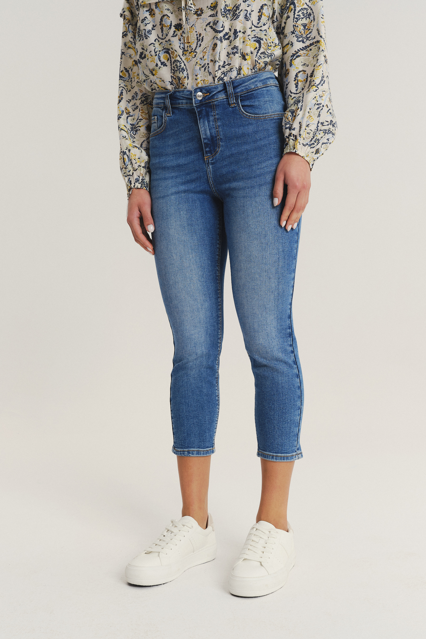 Niebieskie spodnie 7/8