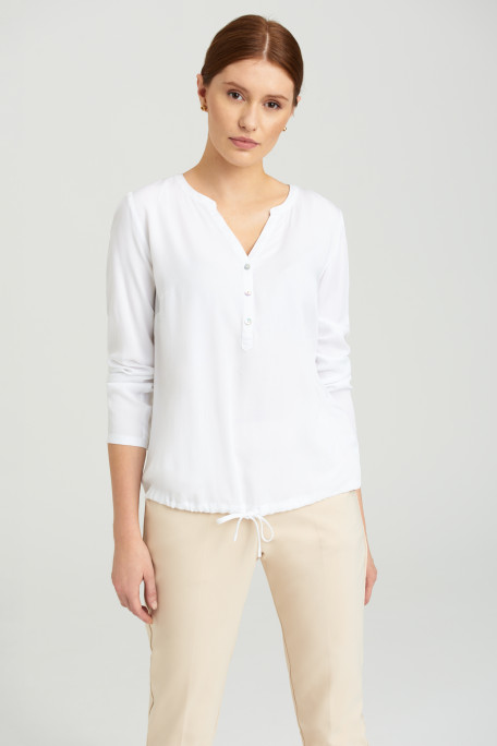 Klasyczna, wiskozowa bluzka w białym kolorze