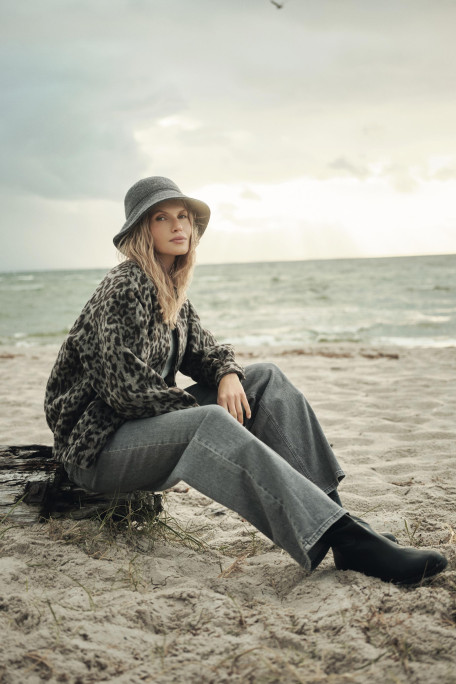 Ciemnoszare spodnie jeansowe wide leg