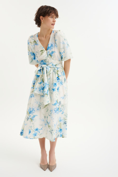 Elegancka sukienka w kwiatowy print 