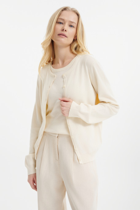 Klasyczny kardigan w kolorze kremowym 