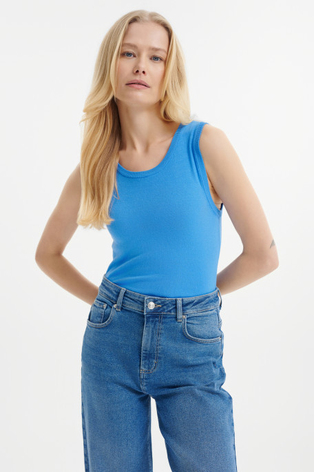 Niebieski top sweterkowy 