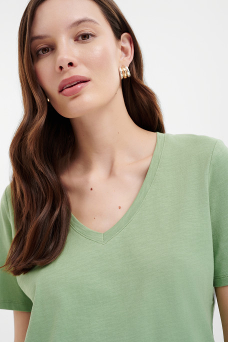 Bawełniany zielony top z dekoltem w serek 