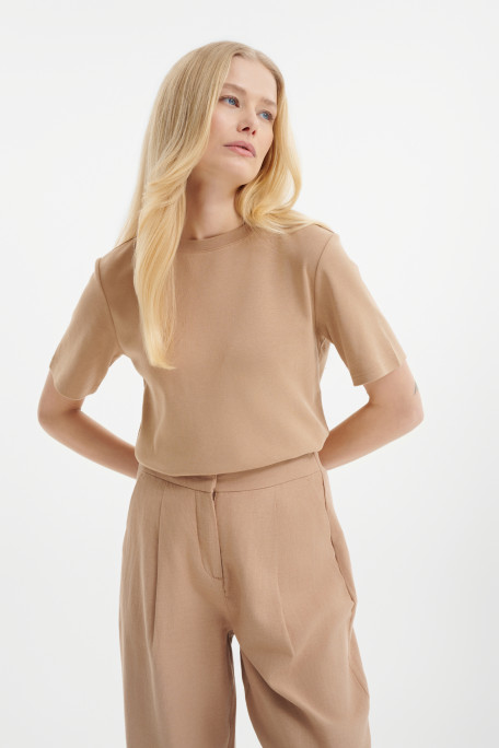 Komfortowy beżowy top 
