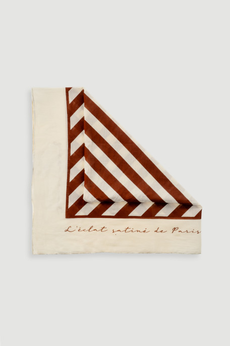 Kremowo-bordowa apaszka w paski