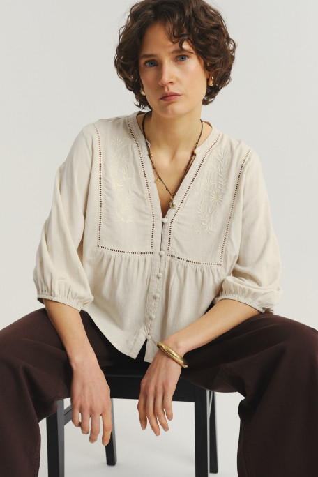 Jasnobeżowa bluzka z mieszanki wiskozy z lnem