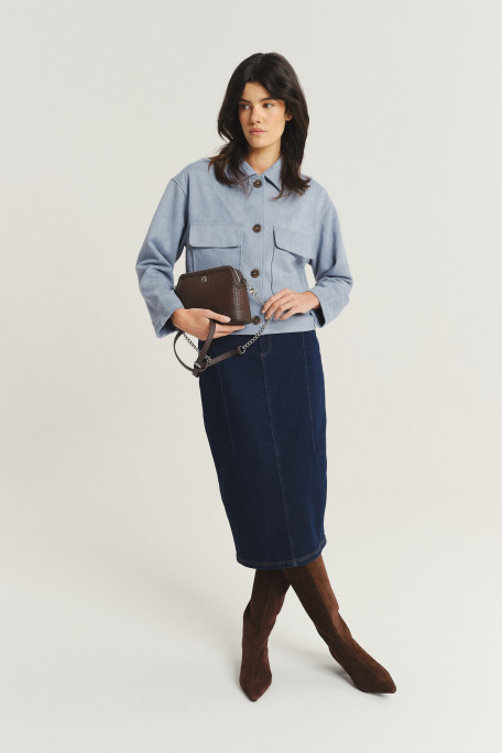 Krótka niebieska kurtka na guziki