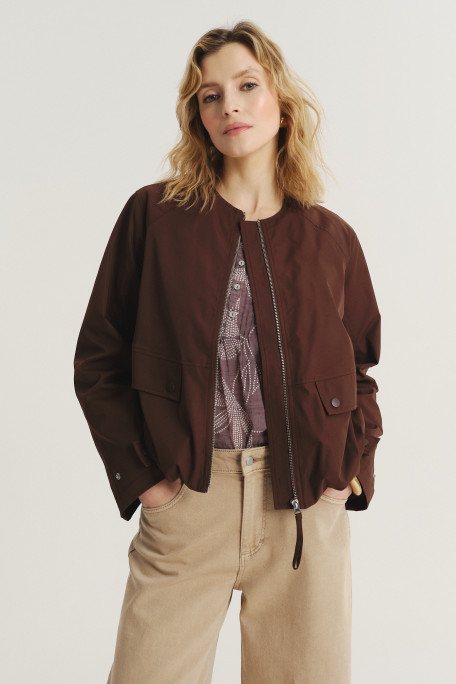 Czekoladowa kurtka typu bomber