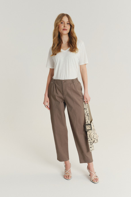 Oliwkowe spodnie z gumką w talii