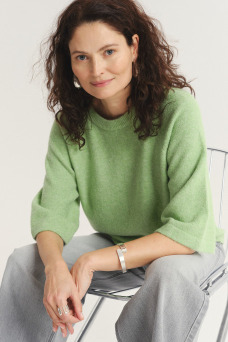 Zielony luźny sweter z domieszką wełny