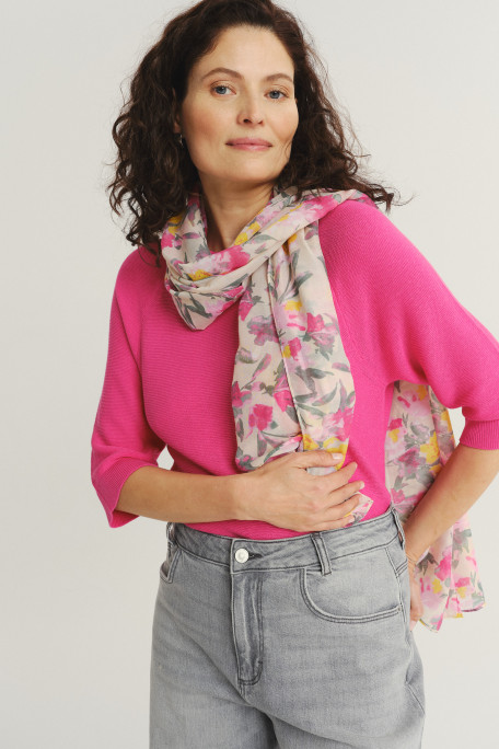 Różowy sweter z rękawem 3/4