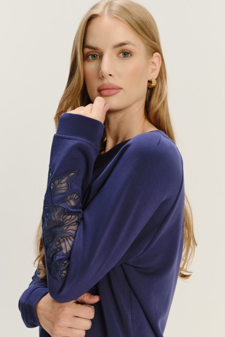 Granatowa bluza z efektownymi rękawami Granatowa bluza z efektownymi rękawami