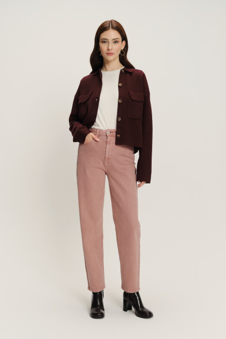 Pudrowo-różowe jeansy mom fit