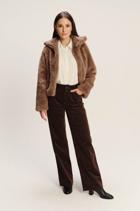 Czekoladowe spodnie o prostej szerokiej nogawce