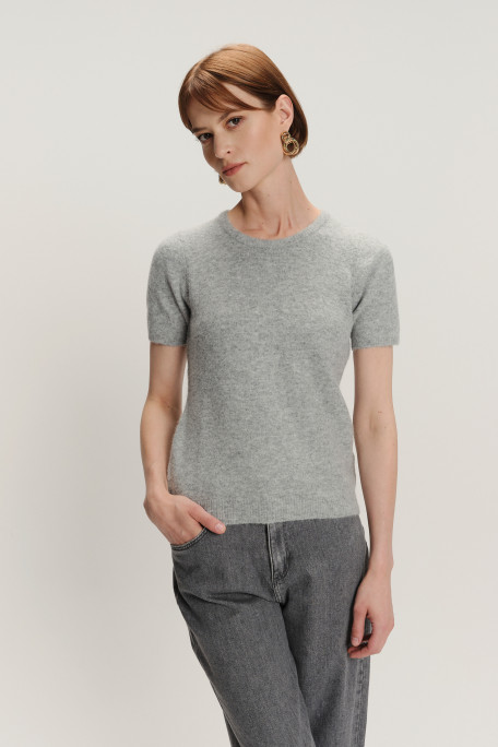 Dopasowany sweter z krótkim rękawem szary