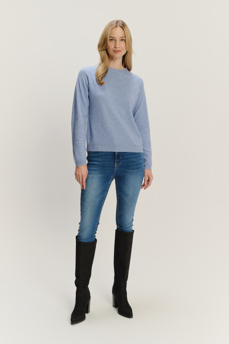 Niebieski sweter z wełną 