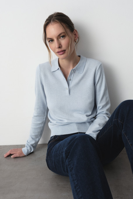 Sweter z kołnierzykiem w kolorze baby blue