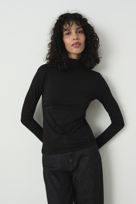 Czarny longsleeve z półgolfem