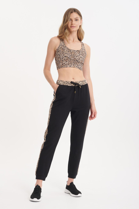 Spodnie dresowe z lampasami w panterkę