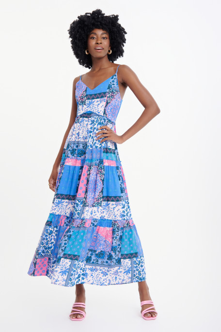 Długa sukienka z nadrukiem paisley błękitno-różowa