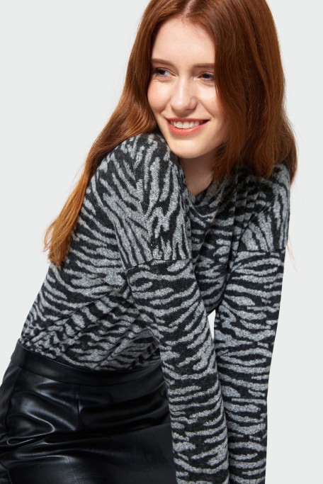 Wzorzysty sweter