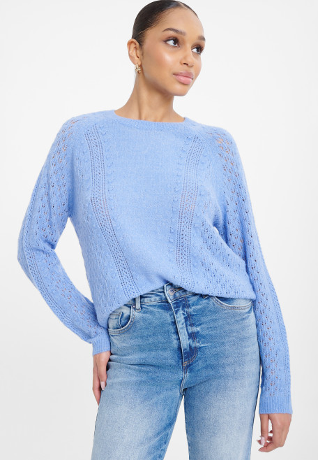 Błękitny sweter z dodatkiem wełny