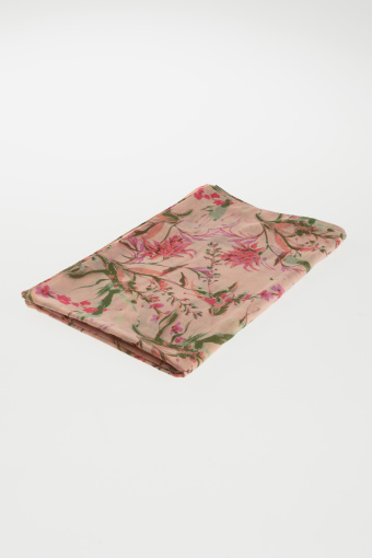 Jasnoróżowa apaszka w kwiaty