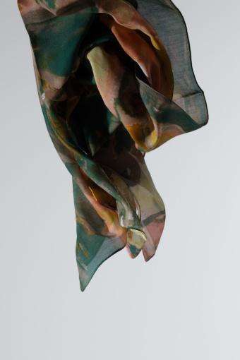 Stylowa apaszka tie-dye