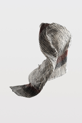 Elegancka apaszka z nadrukiem