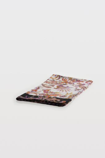 Apaszka z efektownym nadrukiem paisley