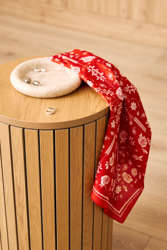 Bandana w ceglastym odcieniu czerwieni