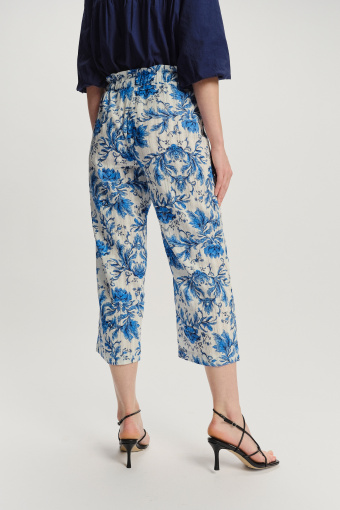 Bawełniane kuloty z nadrukiem w niebieskie kwiaty