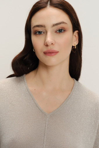 Beżowy sweter z krótkim rękawem oversize 